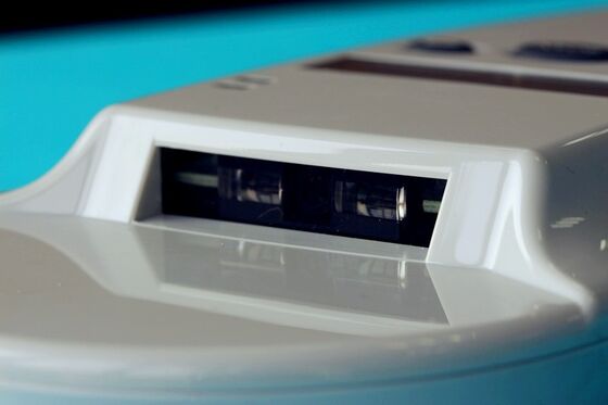 خواننده دستی RFID با صفحه نمایش OLED 128x32 USB برای پلاستیک راه حل دوربردی برای استفاده از حیوانات خانگی و مزرعه و مزرعه